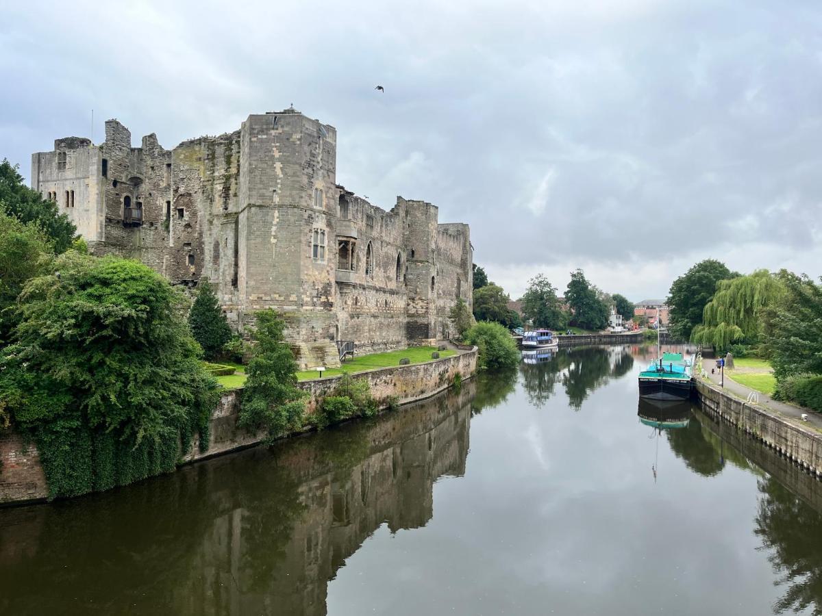 Chateau 9 Neuf Newark-on-Trent  ภายนอก รูปภาพ